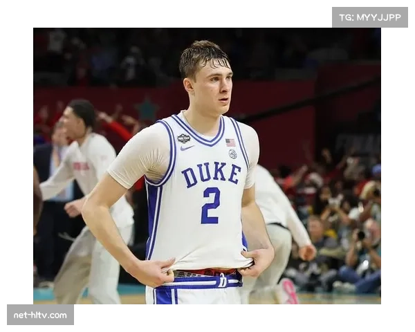 独行侠状元弗拉格场均20.3分6.6篮板，展现历史级天赋但投射稳定性待提升